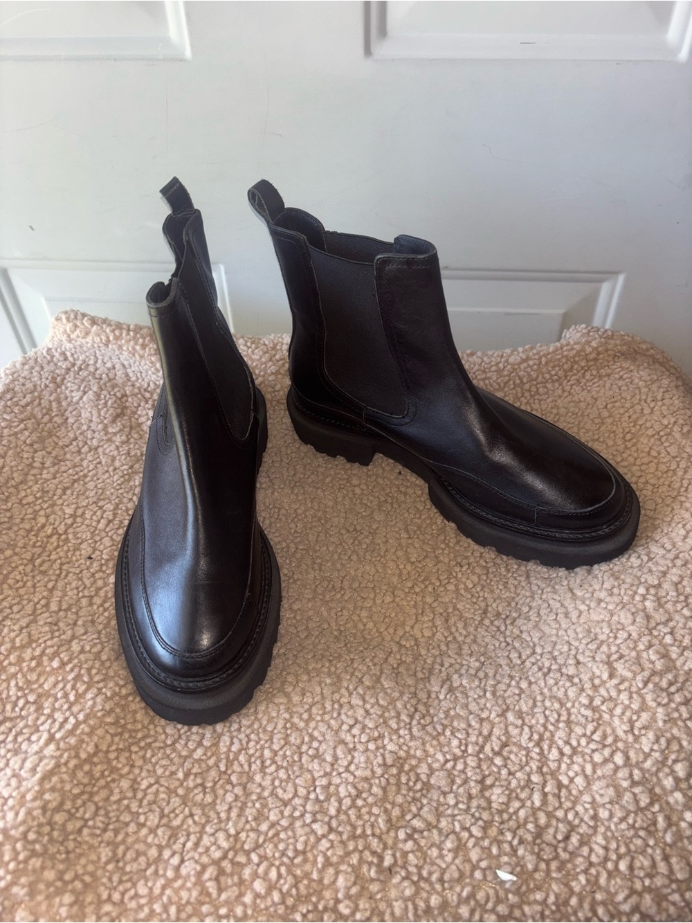 Seychelles black lug sole ankle boots size 9